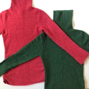 2 Side Cinched Turtleneck Sweaters Green & Orange